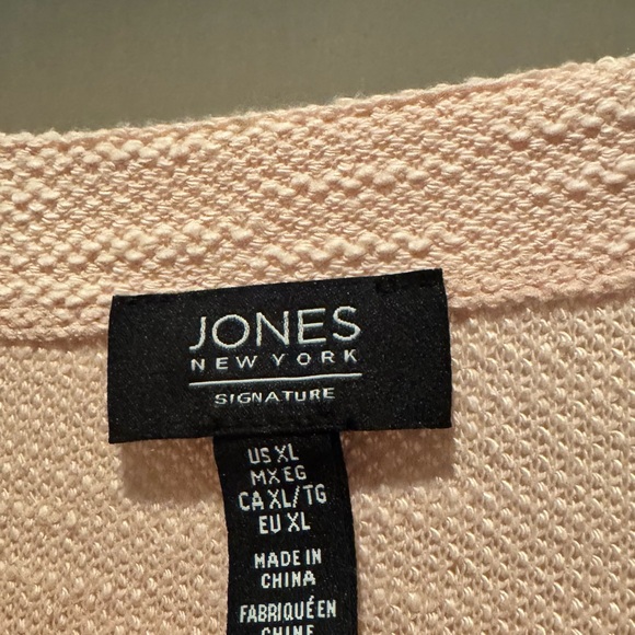 Jones of New York, woven light pink blush top, ties at sides - Picture 3 of 4